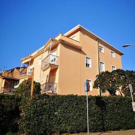 Villa Rosa Loano Bagian luar foto