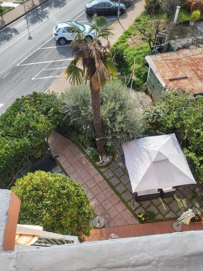 Villa Rosa Loano Bagian luar foto