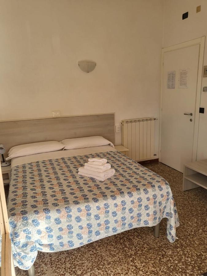 Villa Rosa Loano Bagian luar foto