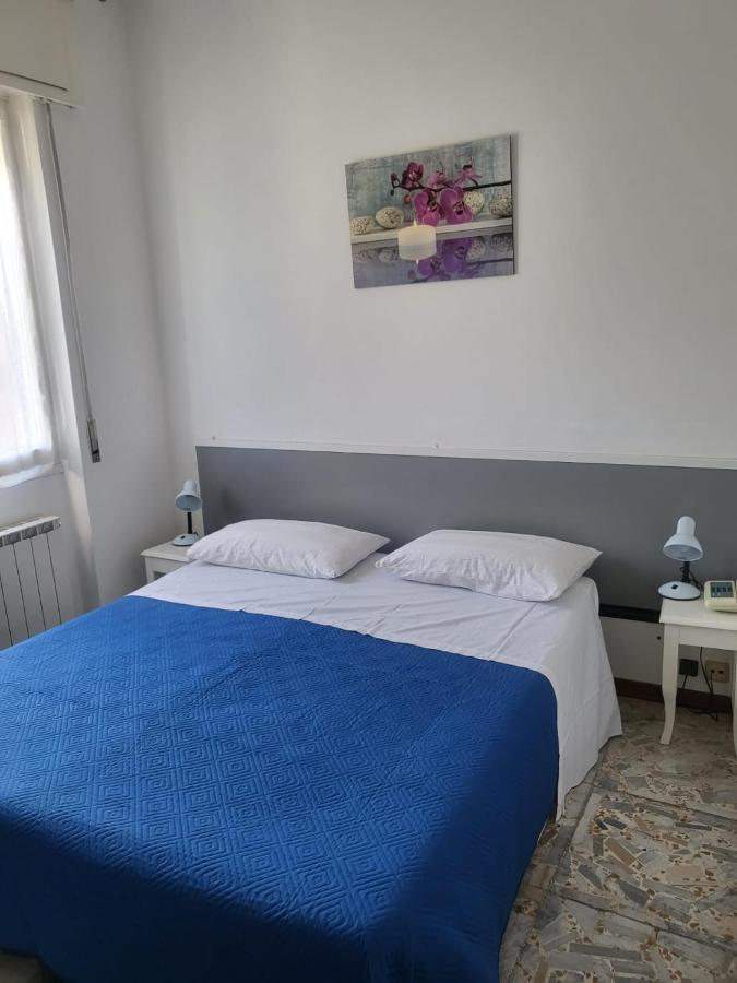 Villa Rosa Loano Bagian luar foto