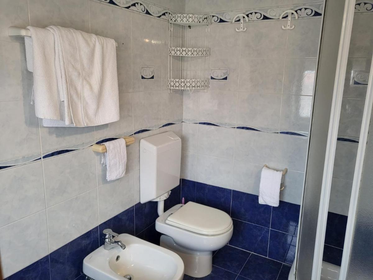 Villa Rosa Loano Bagian luar foto