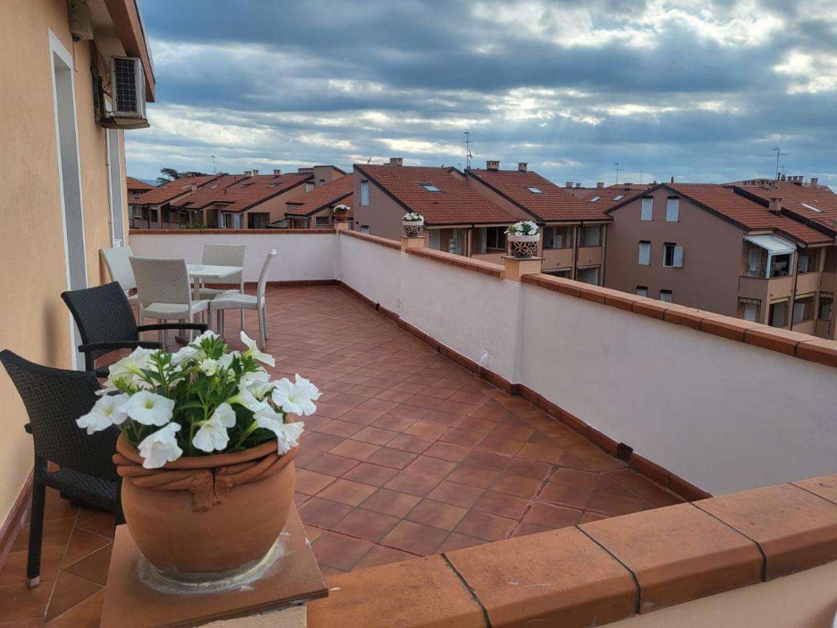Villa Rosa Loano Bagian luar foto