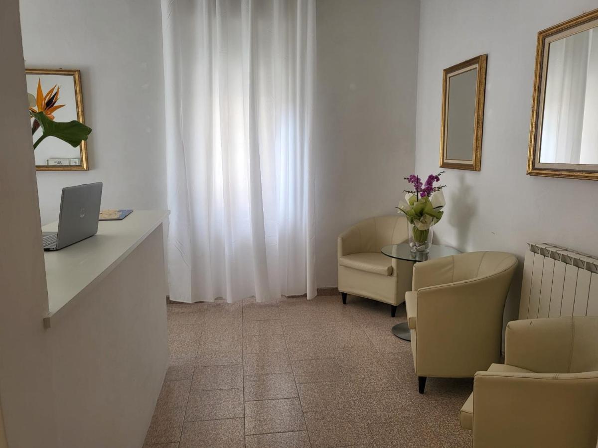 Villa Rosa Loano Bagian luar foto